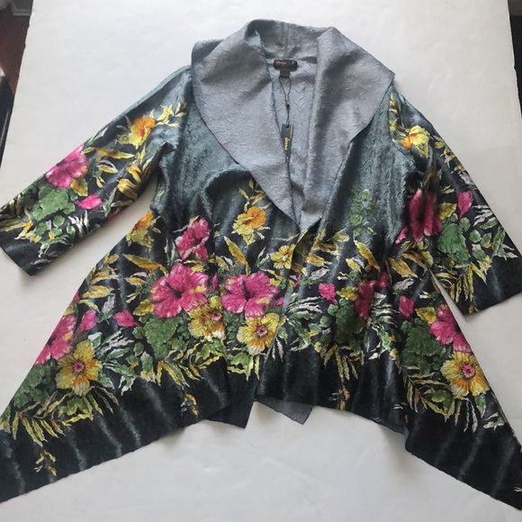 Jerry •T Cardigan - Picture 8 of 9